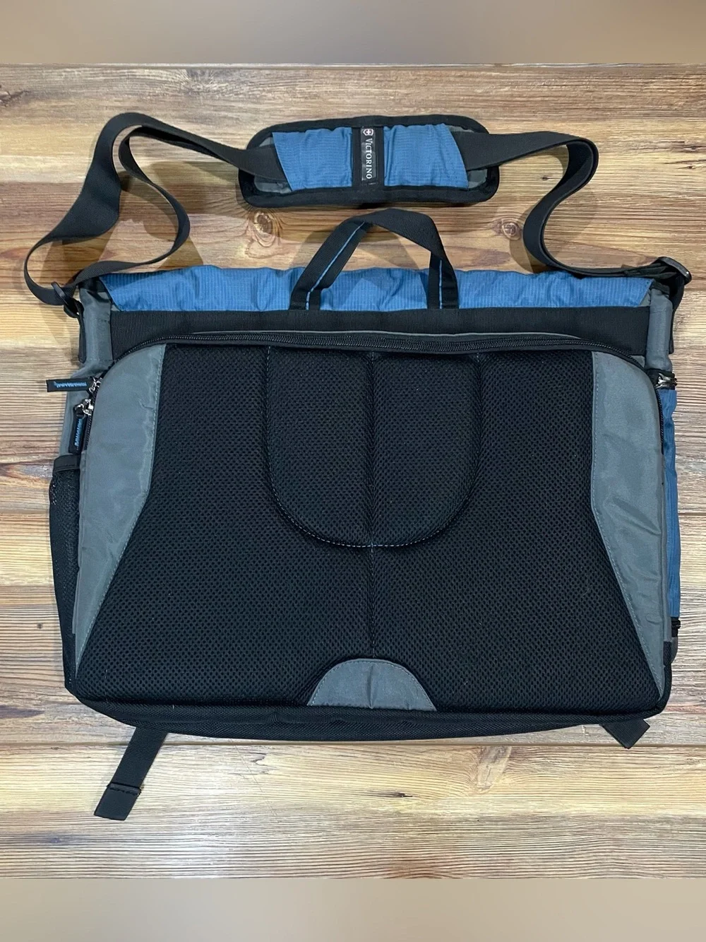 Victorinox Swiss Army Messenger Bag Blue Canvas School Office Commute Backpack